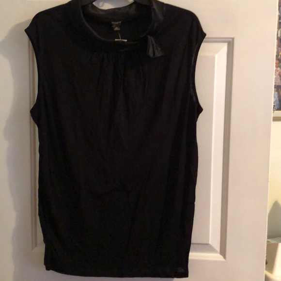 Blouses - Picture 1 of 4